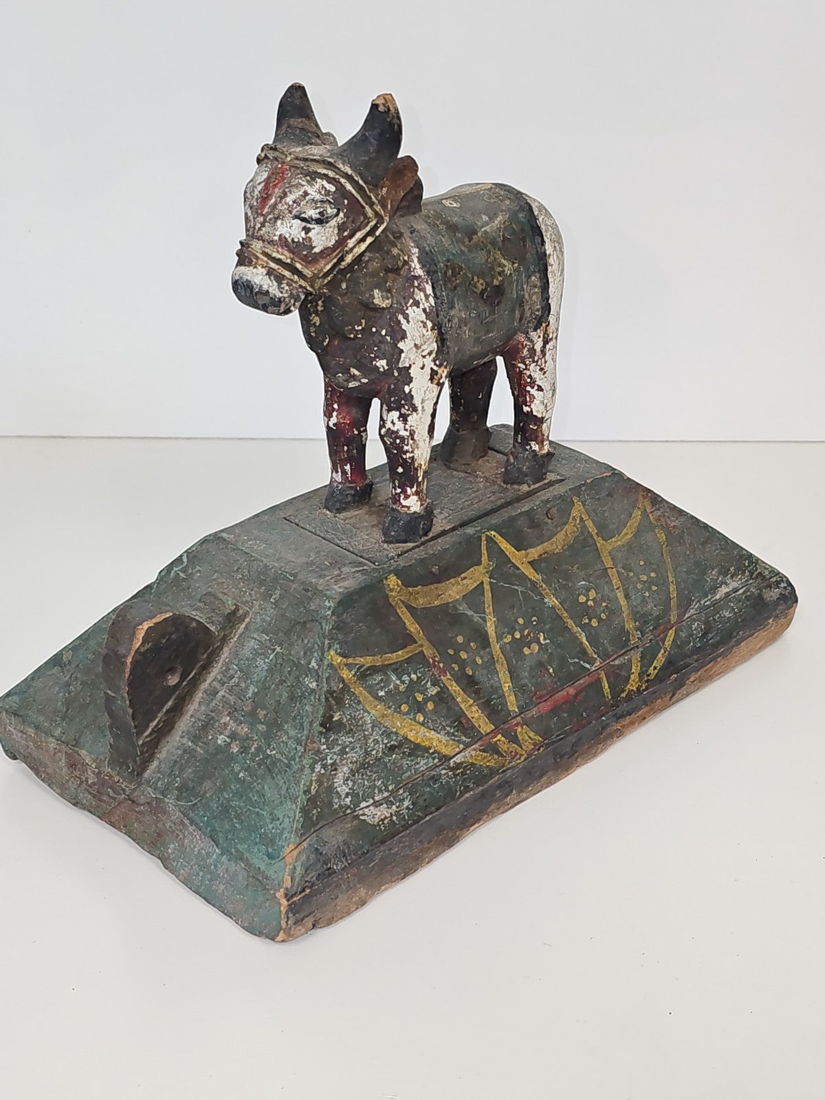 Sculpture taureau Nandi folk art Inde décoration animale rustique sculpture bois