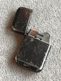 Briquet ancien à essence noir mat, style vintage, finition usée, Ancienne