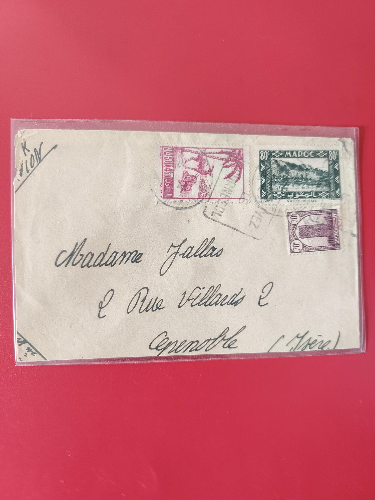 Enveloppe philatélie avec timbres Maroc, affranchissement visible, écriture manu