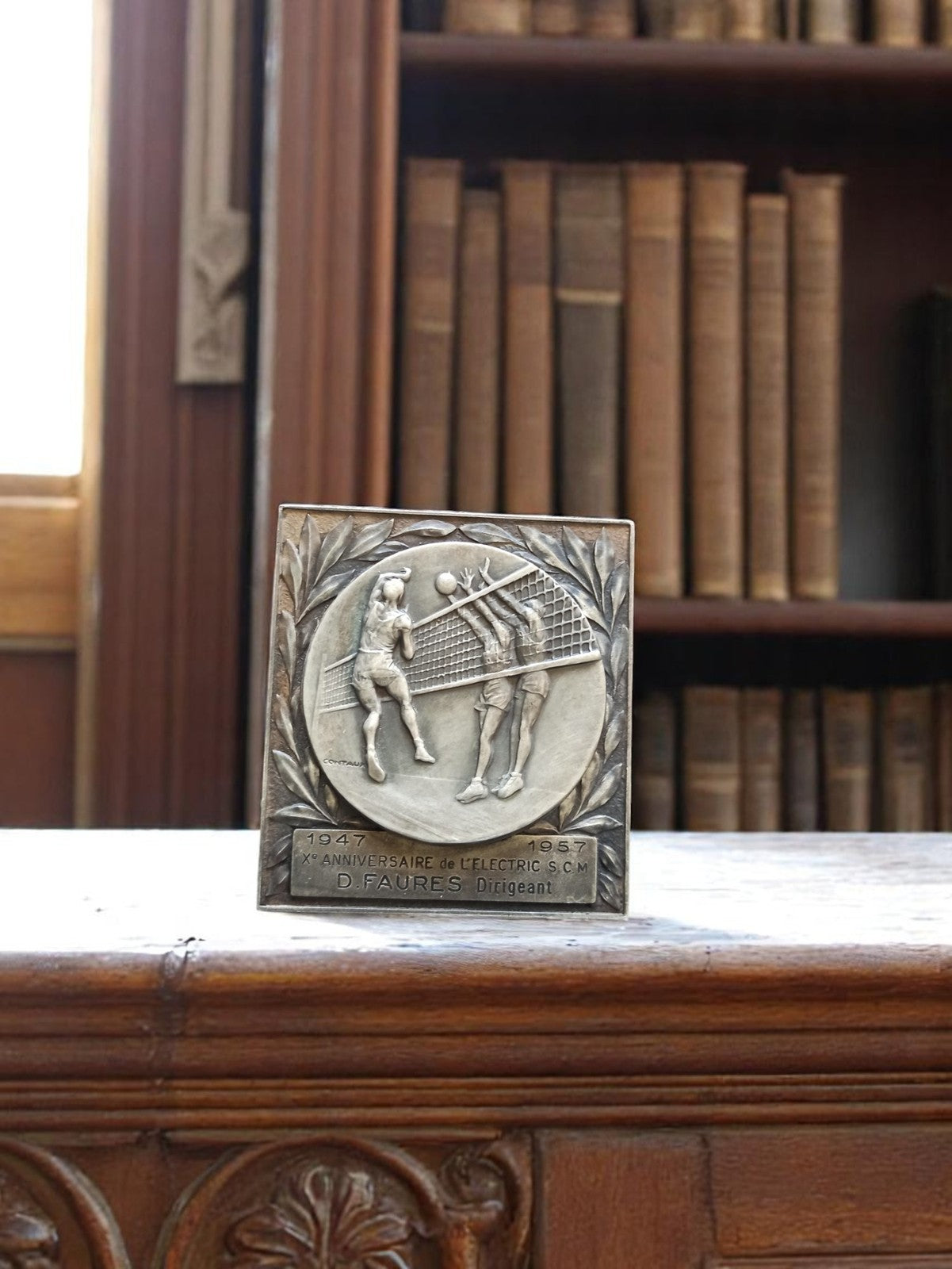 Plaquette commémorative vintage 1957 Electric SCM volley-ball, D. Faures