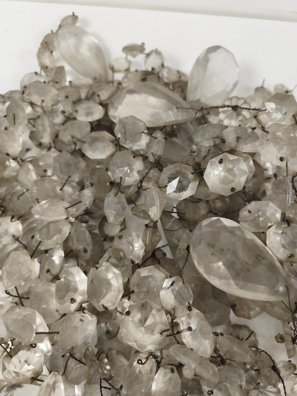 Lot pampilles anciennes pour lustre, cristal, formes diverses, déco vintage
