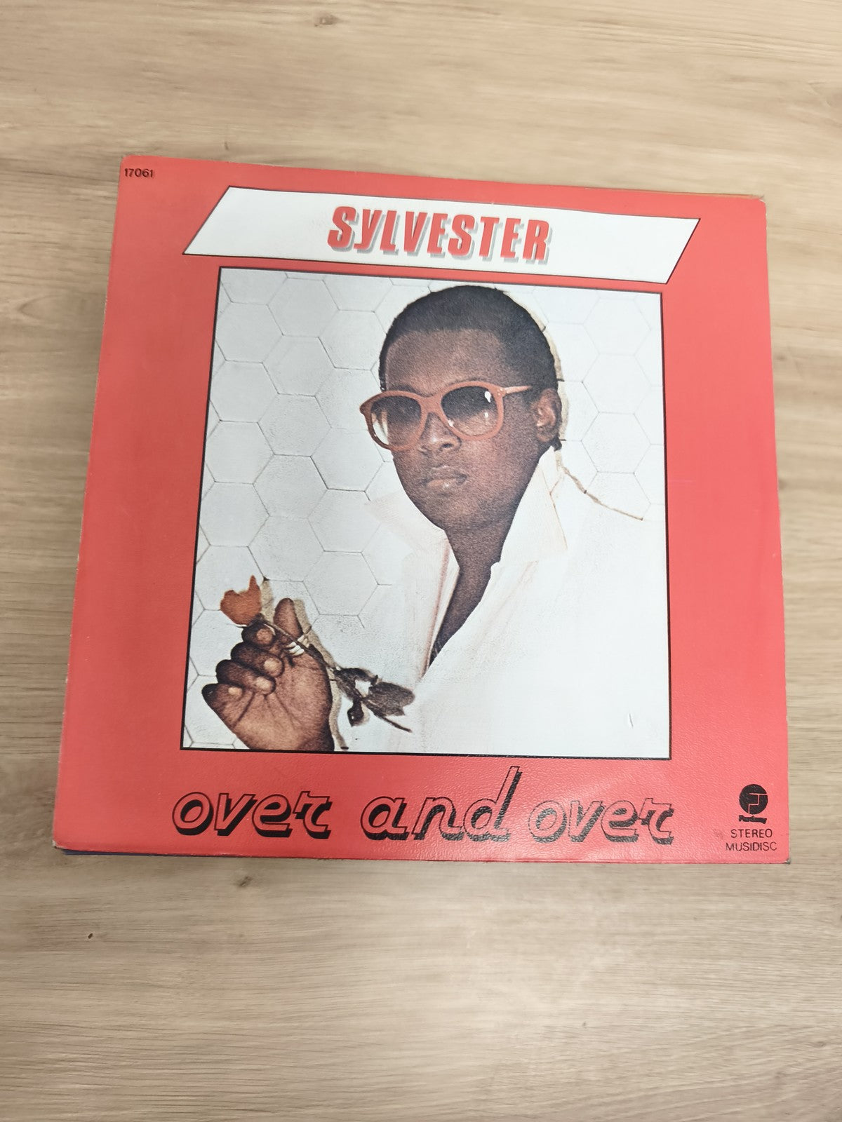 Vinyle 45T Sylvester Over and Over pochette rouge disque d'occasion