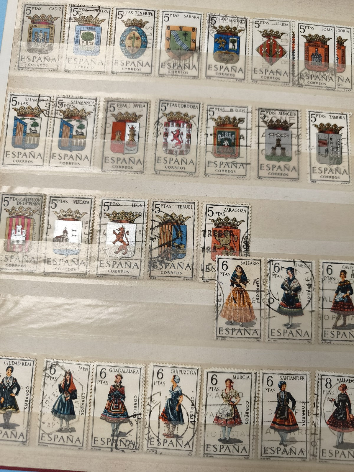 Lot anciens timbres oblitérés Espagne, blasons & costumes régionaux vintage