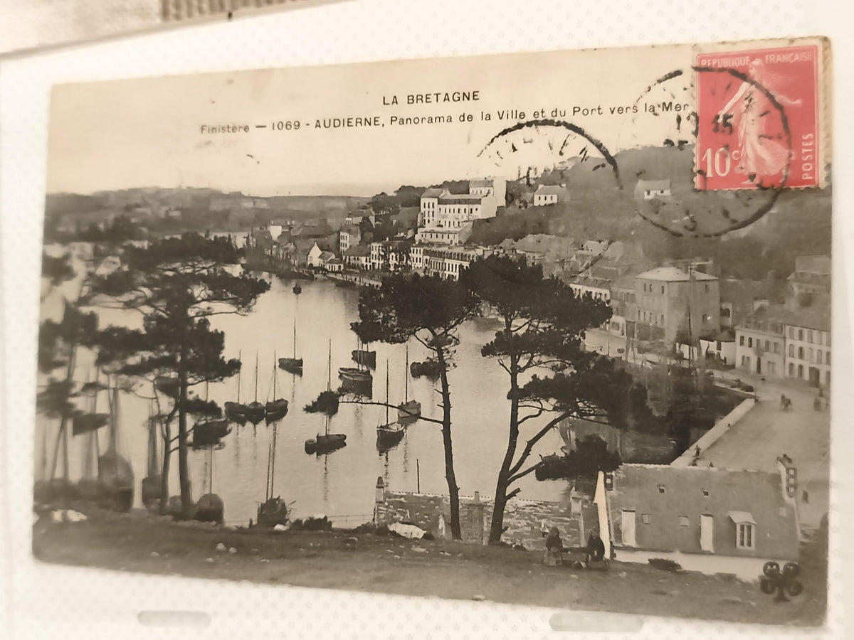 Carte postale ancienne Audierne Finistère panorama port Bretagne CPA timbre