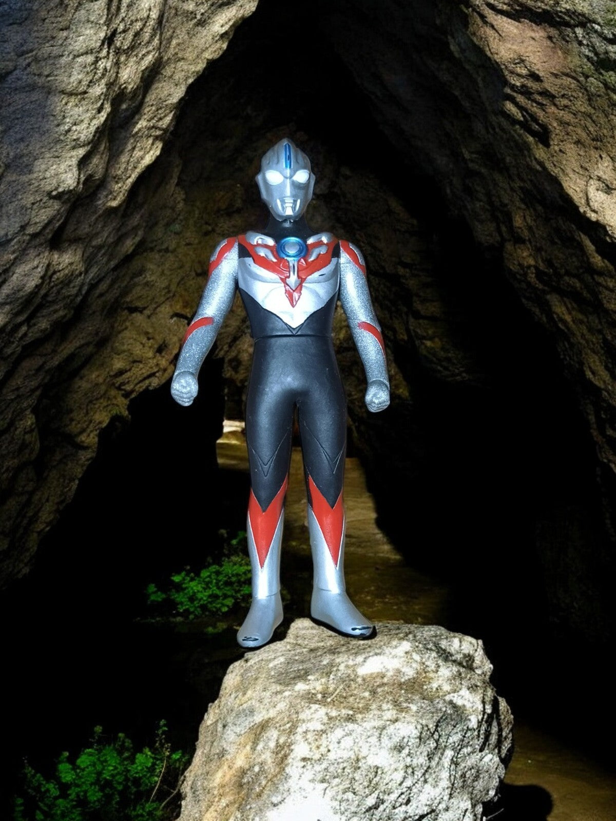 Figurine Ultraman Hero Series argent rouge noir Japon version 53