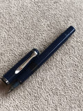Stylo plume ancien bleu marine à clip métal, vintage, Ancienne marque