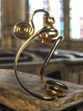 Pendentif ancien plaqué or spirale vintage – Bijou design abstrait doré