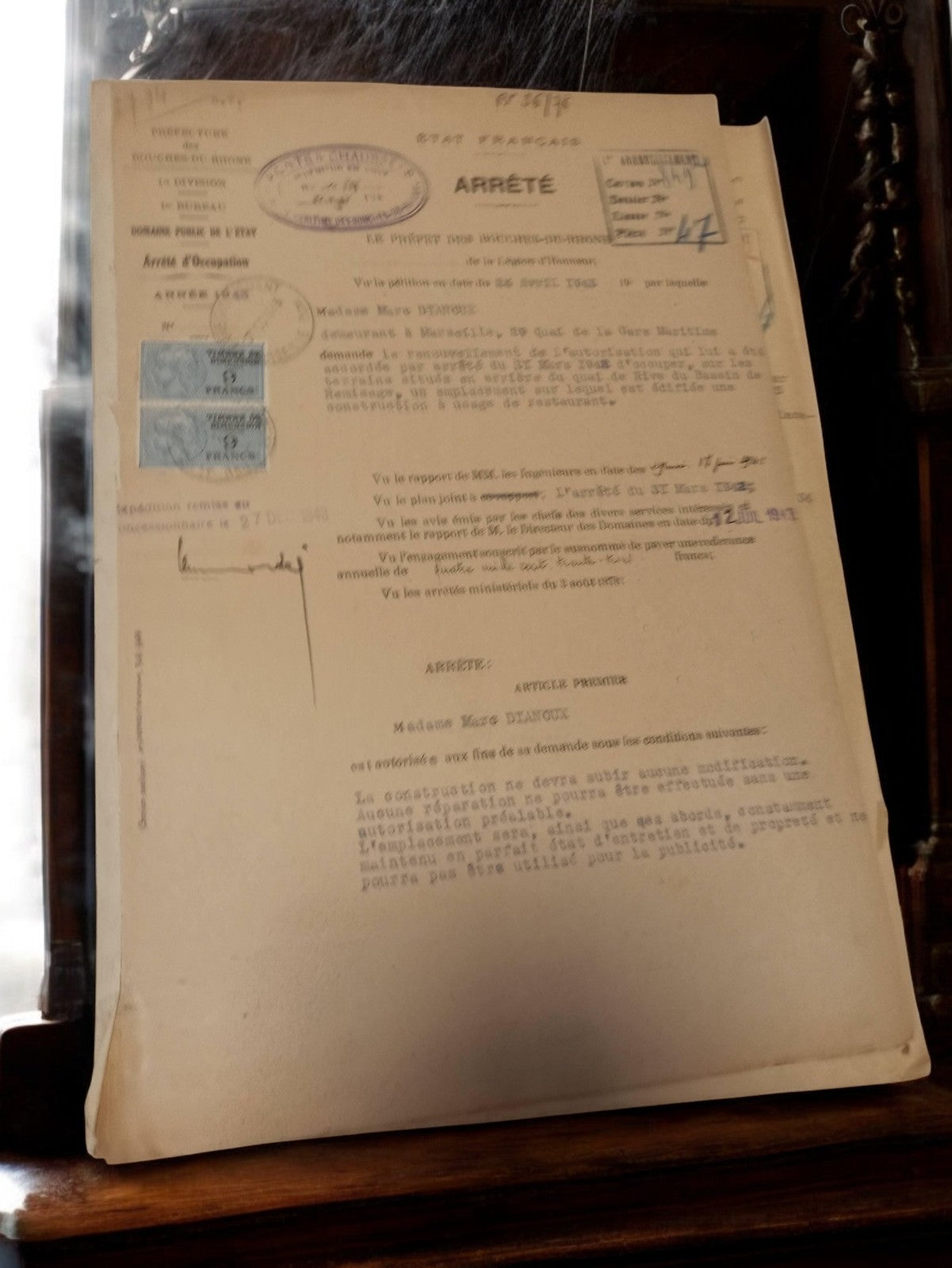 Document administratif ancien Marseille timbres fiscaux années 1940 arrêté préfe