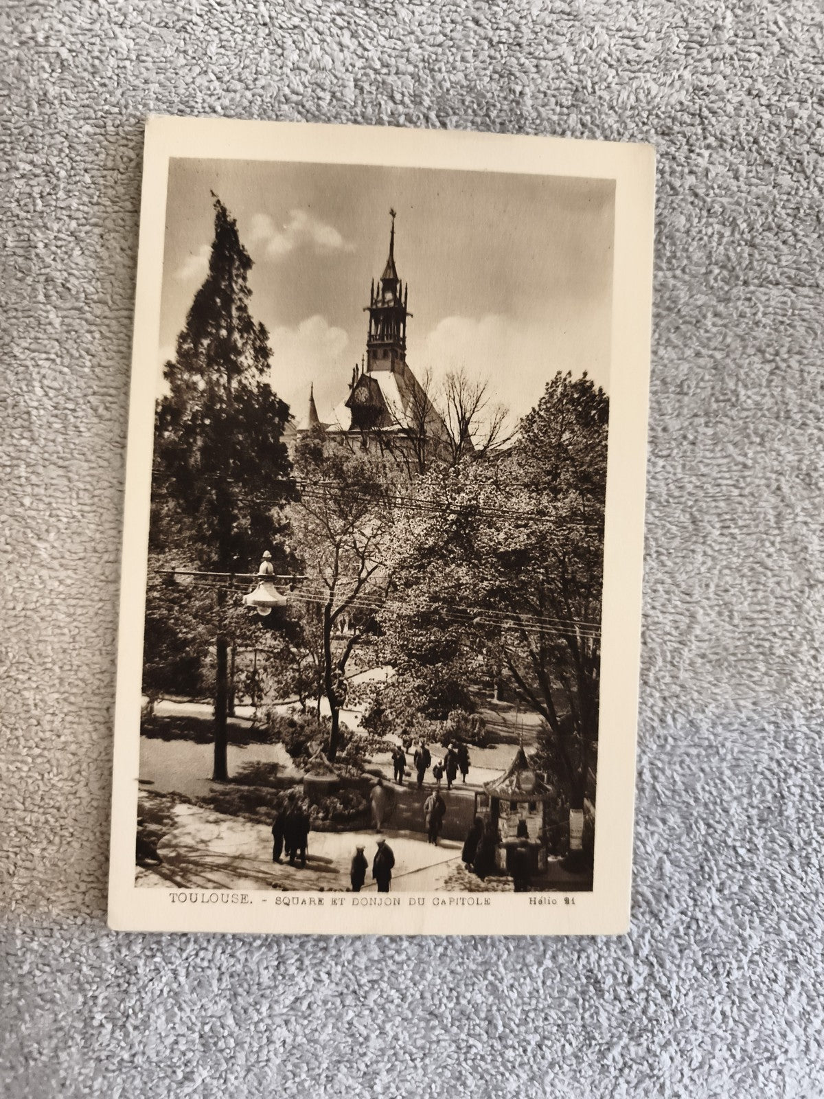 CPA Toulouse Square et Donjon du Capitole Hélio 94 carte postale photo