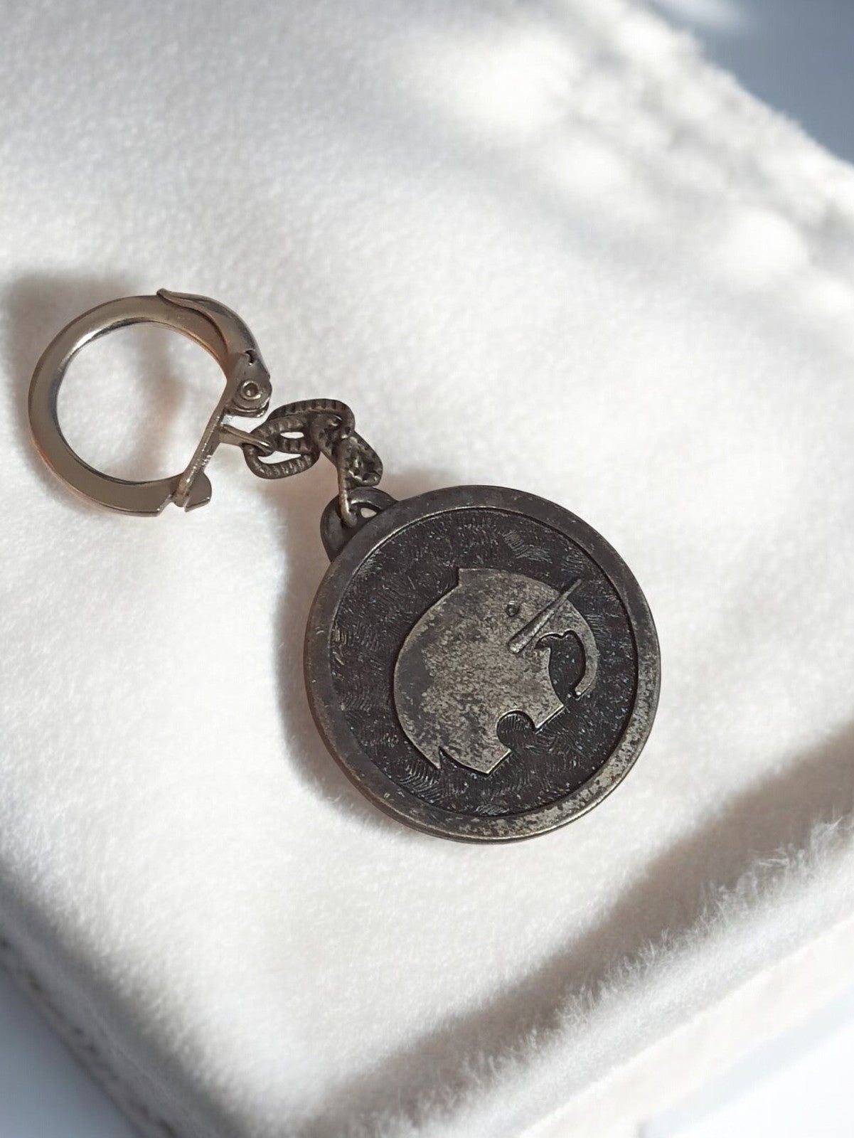 Porte-clés ancien vintage Wu-Tang Clan logo rond métal rétro accessoire déco