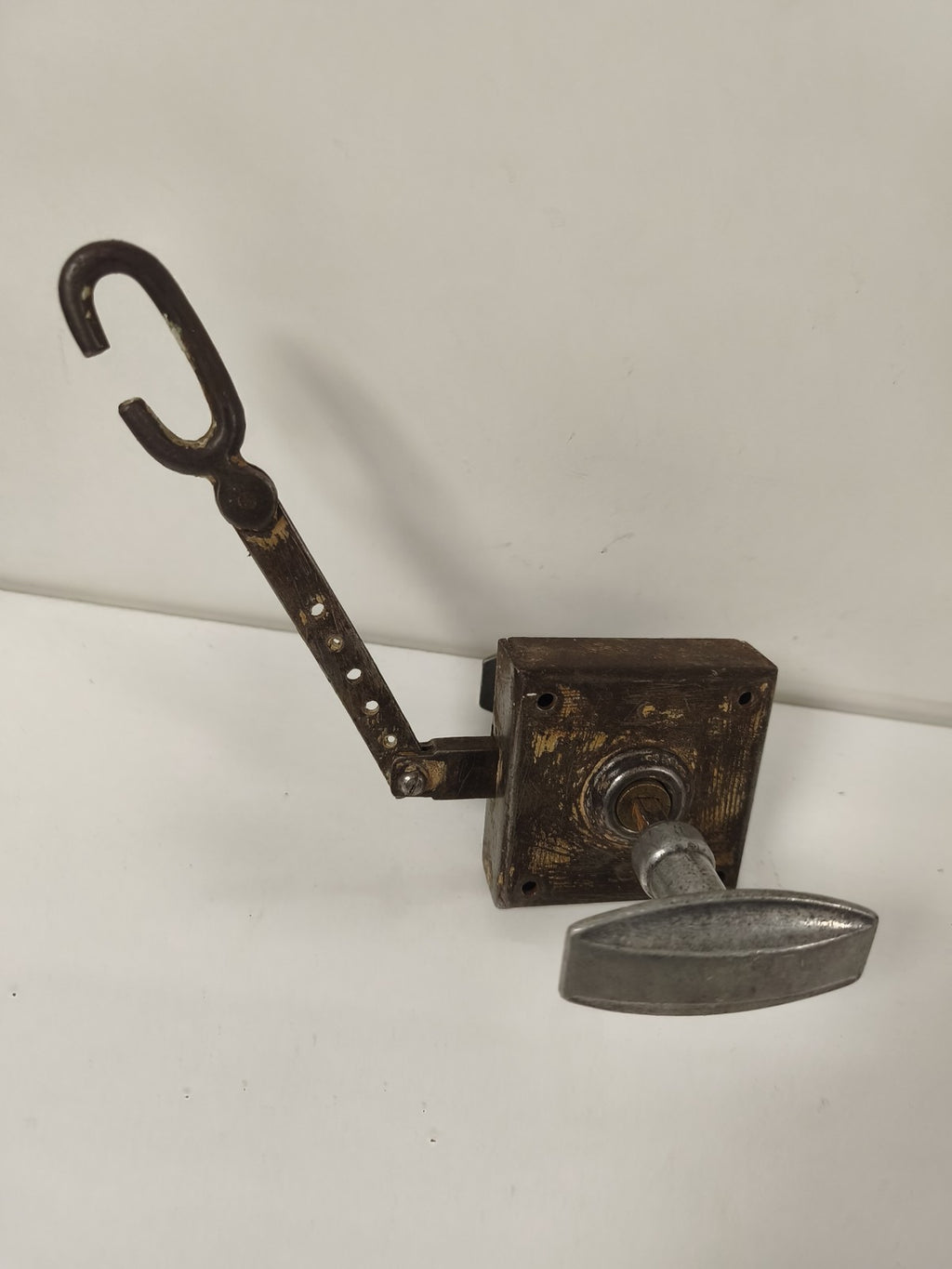 Ancienne poignée serrure de porte en métal, patine d?origine, pièce vintage