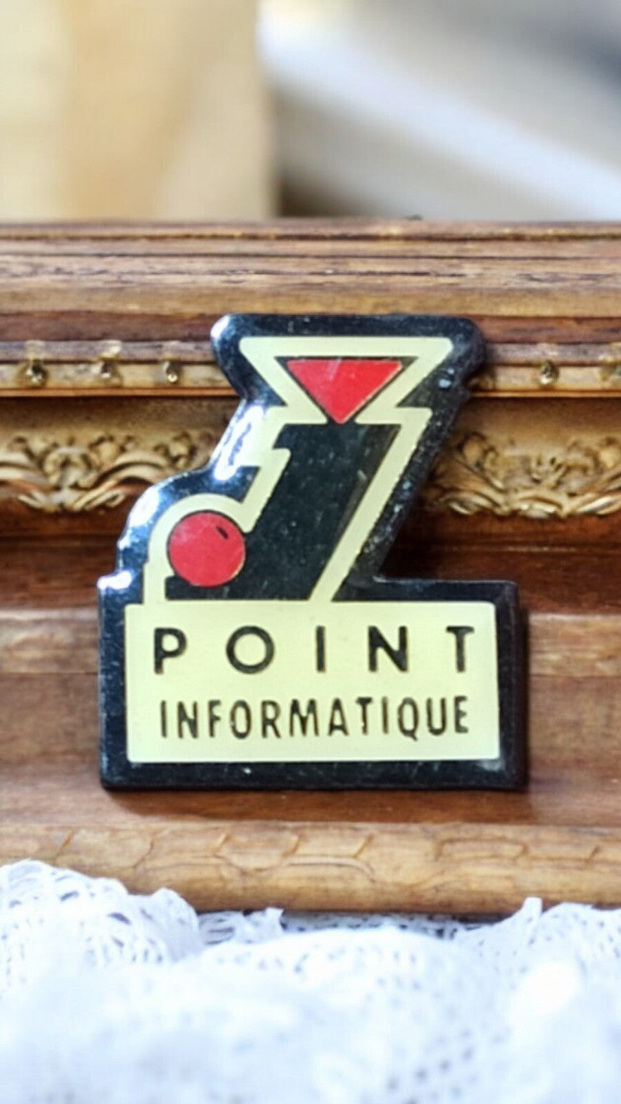 Pin's vintage Point Informatique années 80, badge rétro informatique rare
