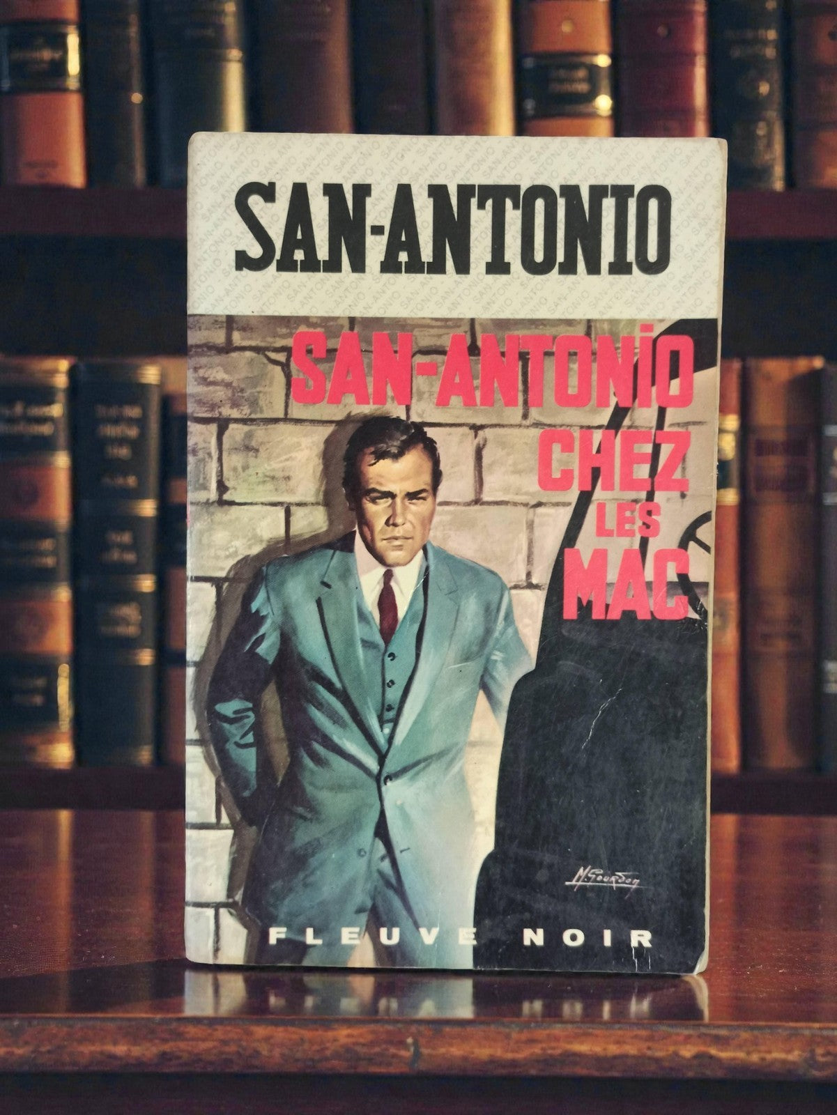 Livre polar vintage San-Antonio chez les Mac Fleuve Noir ancien poche rétro
