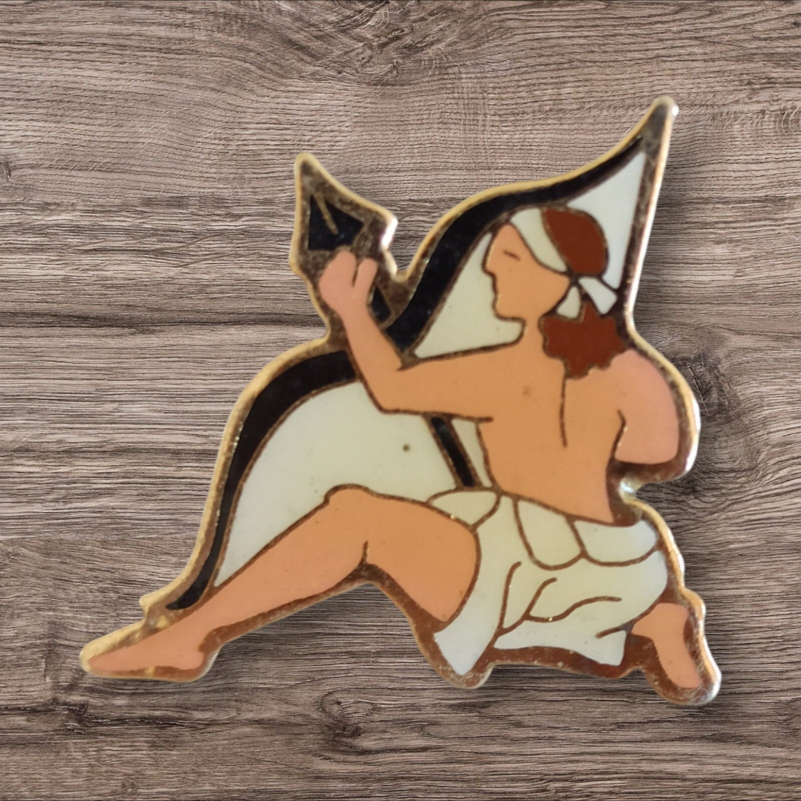 Pin's Sagittaire vintage émaillé, zodiaque astrologie, ton doré