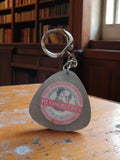 Porte-clés vintage Plombières métal publicitaire eau minérale Source Alliot
