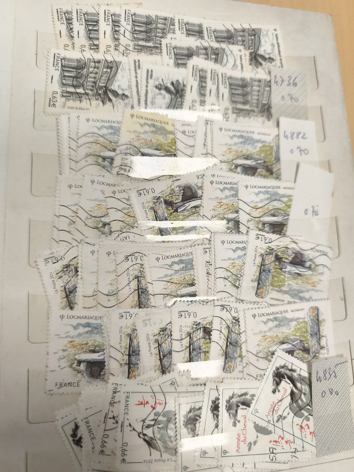 Lot timbres France oblitérés Locmariaquer monuments Année du Cheval