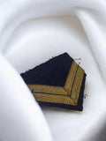 Écusson militaire ancien Armée de l'air France chevron vintage doré rétro