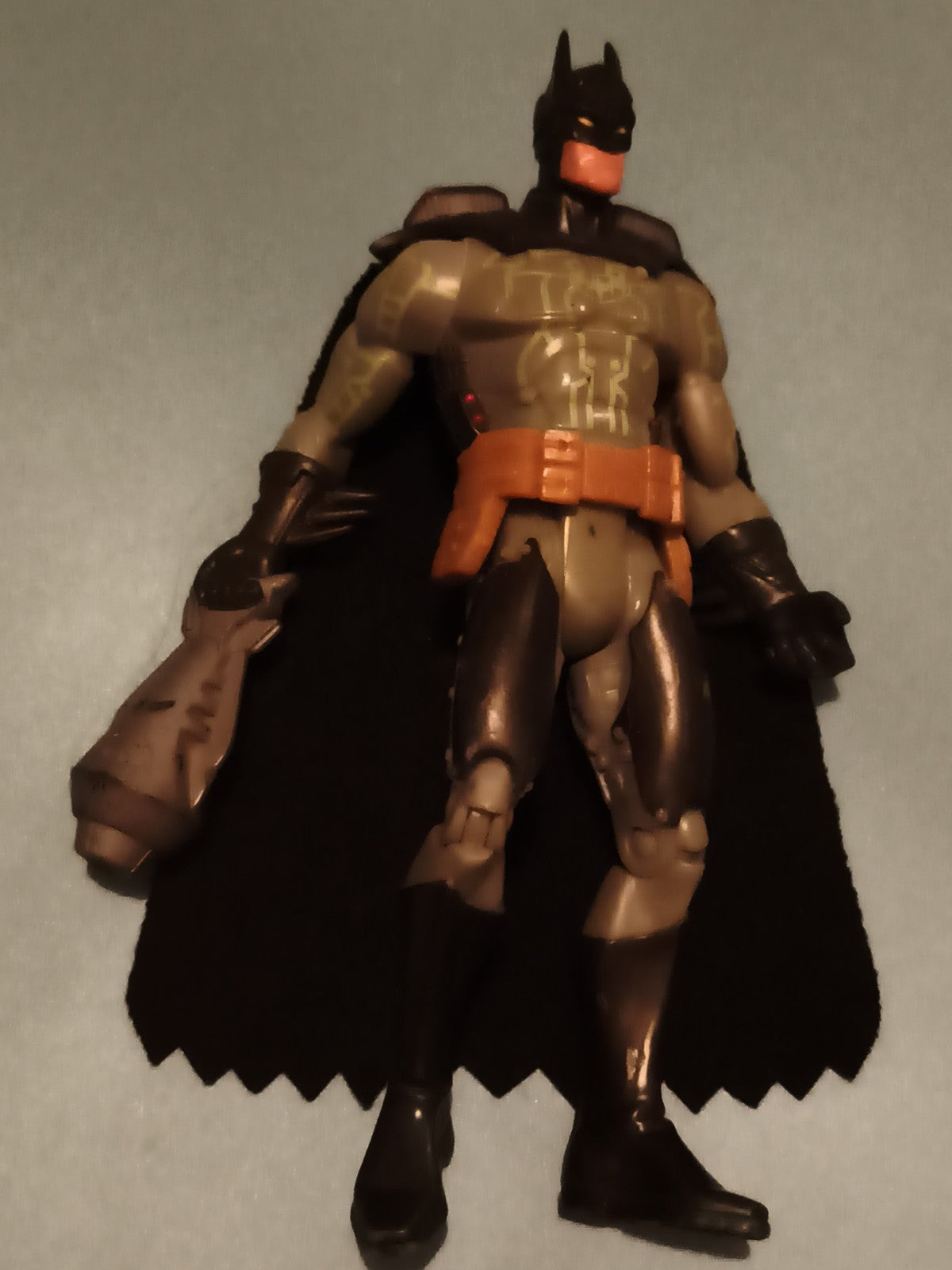 Figurine articulée Batman cape tissu gris noir DC Comics super-héros