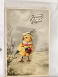 Carte postale ancienne Joyeuses Pâques, poussin chapeau, œufs, illustrée CPA