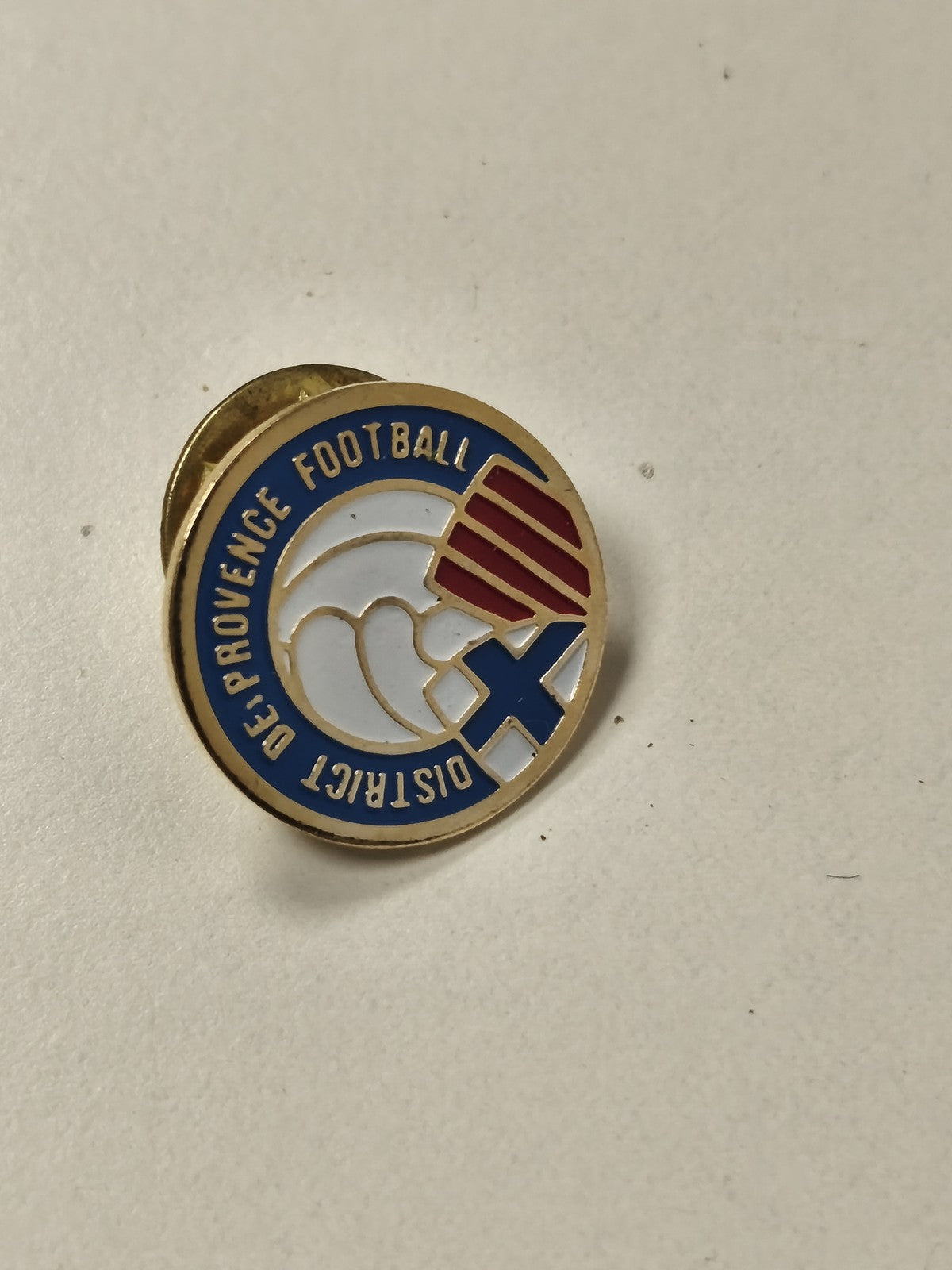 Pin's ancien football district rétro, badge vintage collection sport foot France