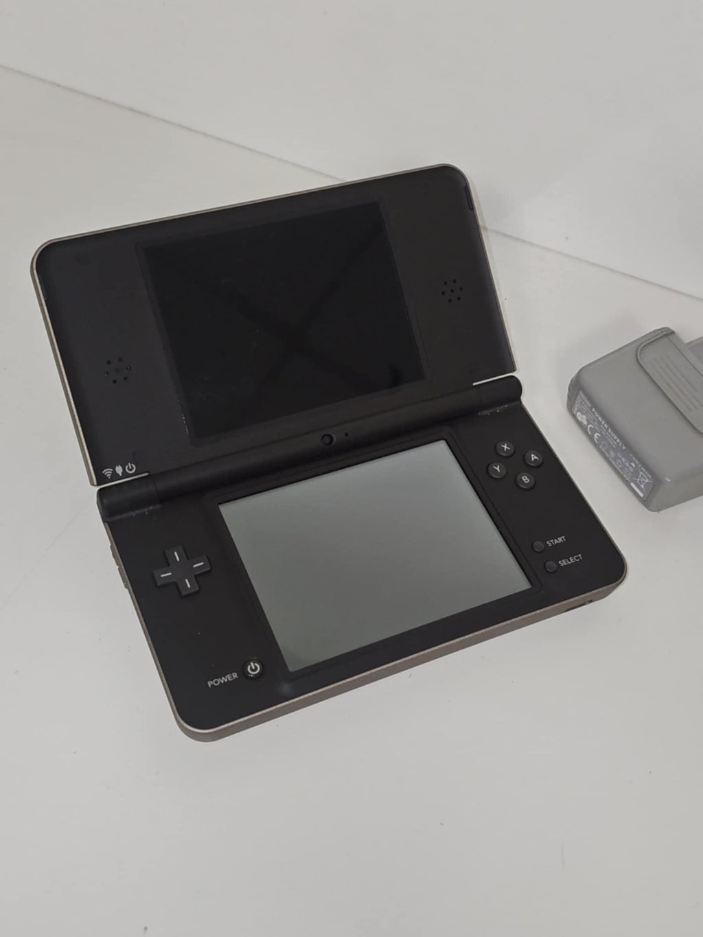 Console Nintendo DS XL Nintendo avec chargeur, écran large, portable d'occasion