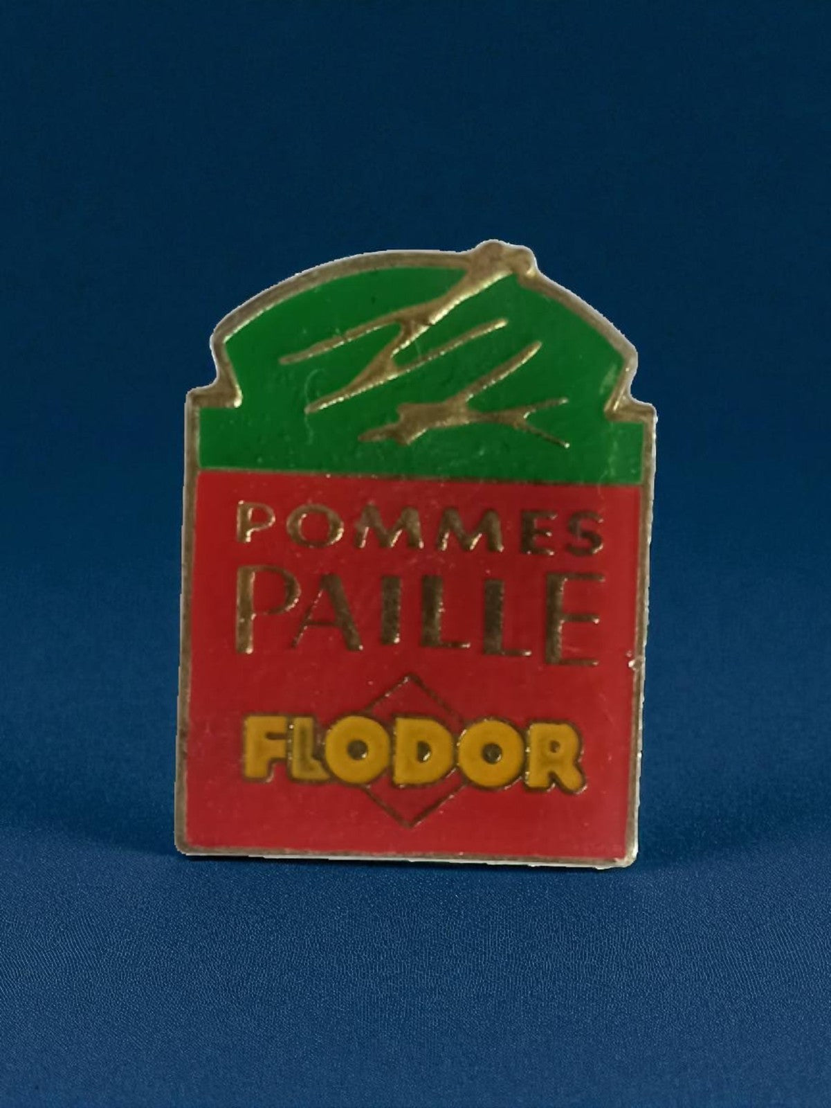 Pin's publicitaire ancien Flodor Pommes Paille vintage rouge vert rétro