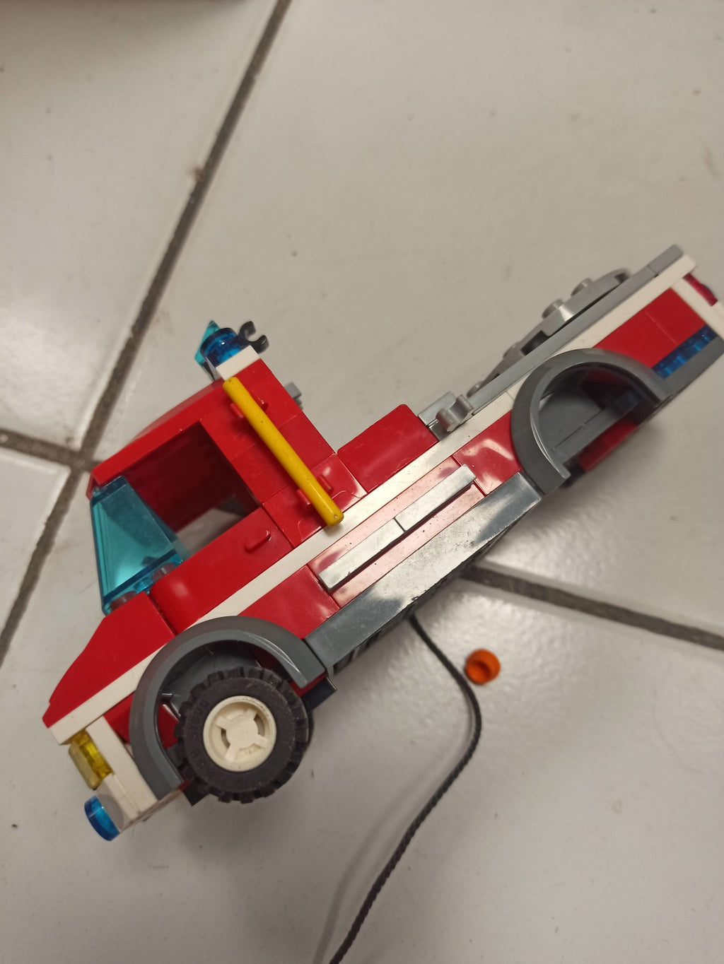 LEGO City 60231 Camion du chef des pompiers avec figurines et accessoires d'orig