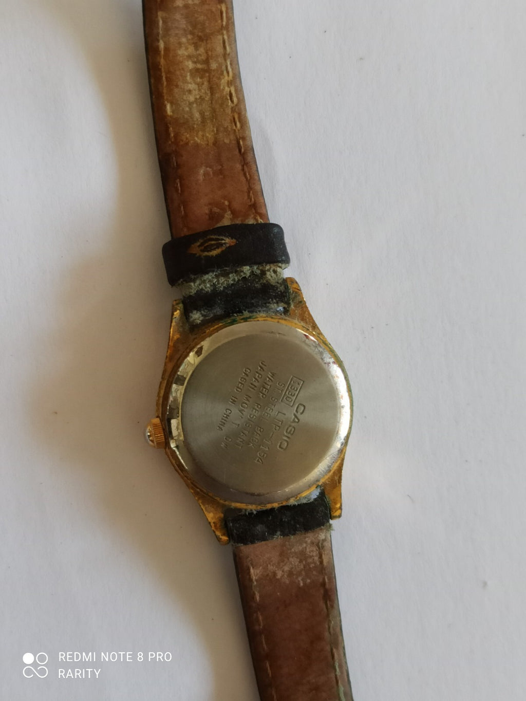 Montre Casio vintage quartz Japan 1330 dorée, à vérifier, bracelet usé