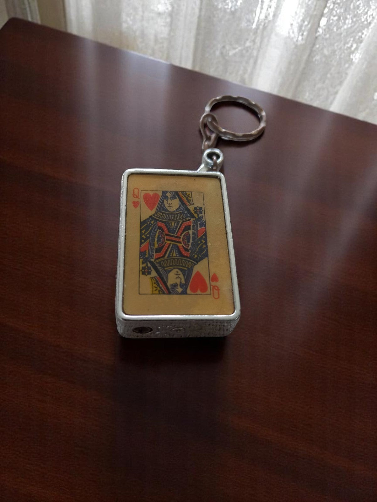Briquet vintage ancien porte-clés Reine de Cœur playing card à réparer