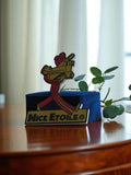 Pin's publicitaire Nice Etoile vintage édition limitée, motif porteur cadeaux