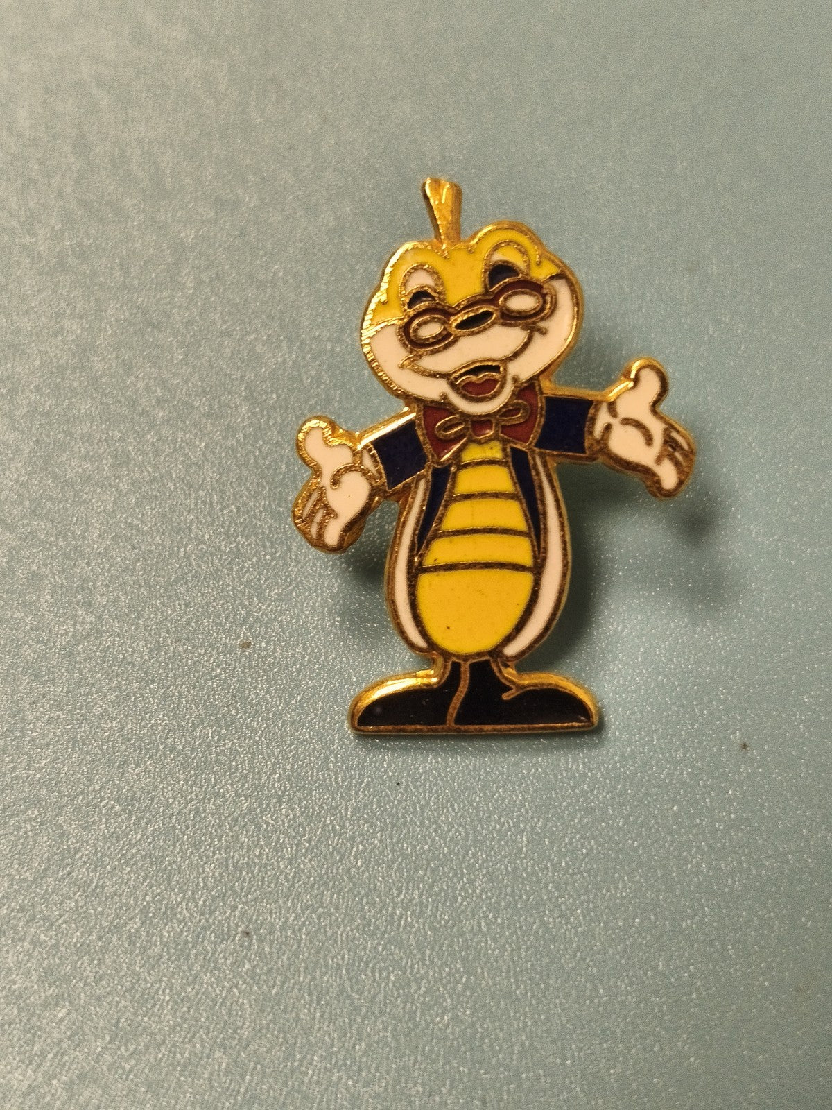 Vintage pin's personnage animal jaune émaillé, style rétro collection (Ref 12)