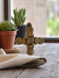 Pendentif croix vintage métal doré années 50 motif floral rétro ancien