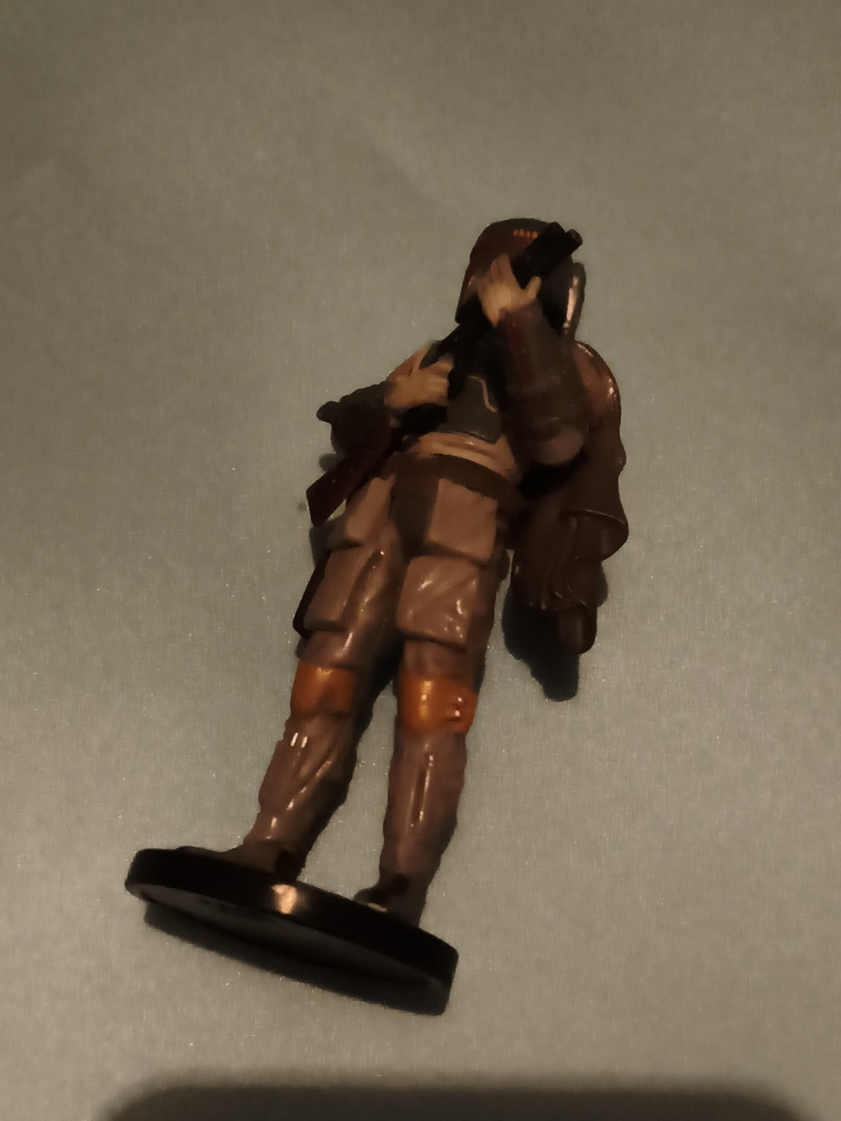 Figurine Star Wars soldat casque marron blaster plateau plastique