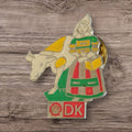 Pin's vintage Shell DK vache laitière costume danois émaillé rare