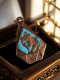 Médaille religieuse vintage art déco, finition bronze bleu, pendentif ancien
