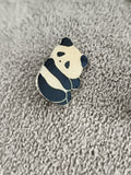 Pin's vintage panda émaillé noir et blanc, badge animal rétro (Ref 8)