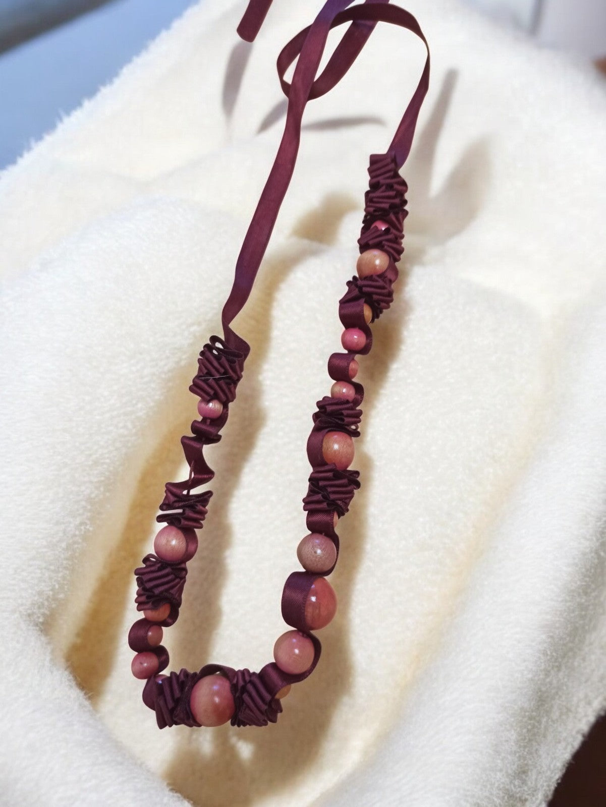 Collier vintage rétro perles bordeaux ruban fantaisie années 70 original