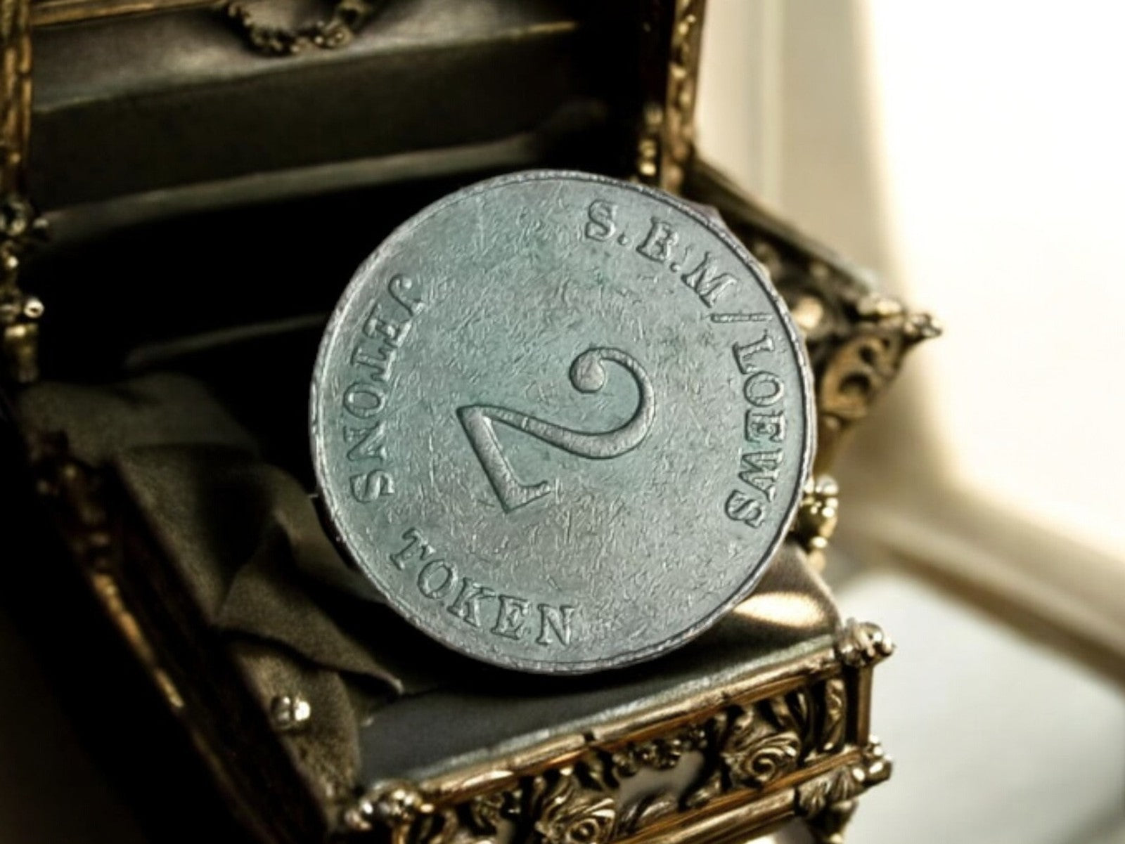 Jeton casino vintage métal S.B.M. Loews 2 tokens ancien accessoire