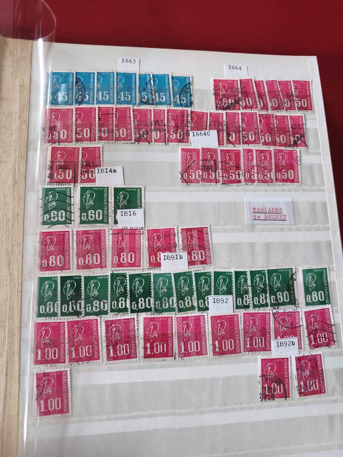 Lot de timbres Marianne de Béquet oblitérés, couleurs bleu, rose et vert