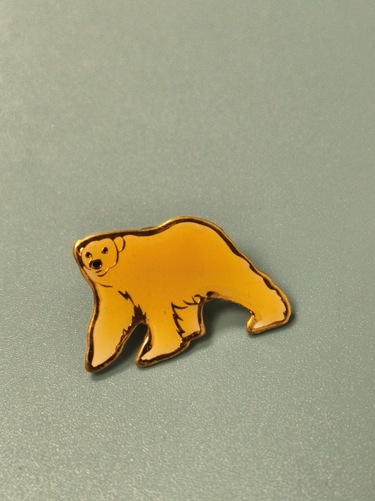 Vintage pin's ours émaillé jaune, forme animal, collection original (Ref 17)