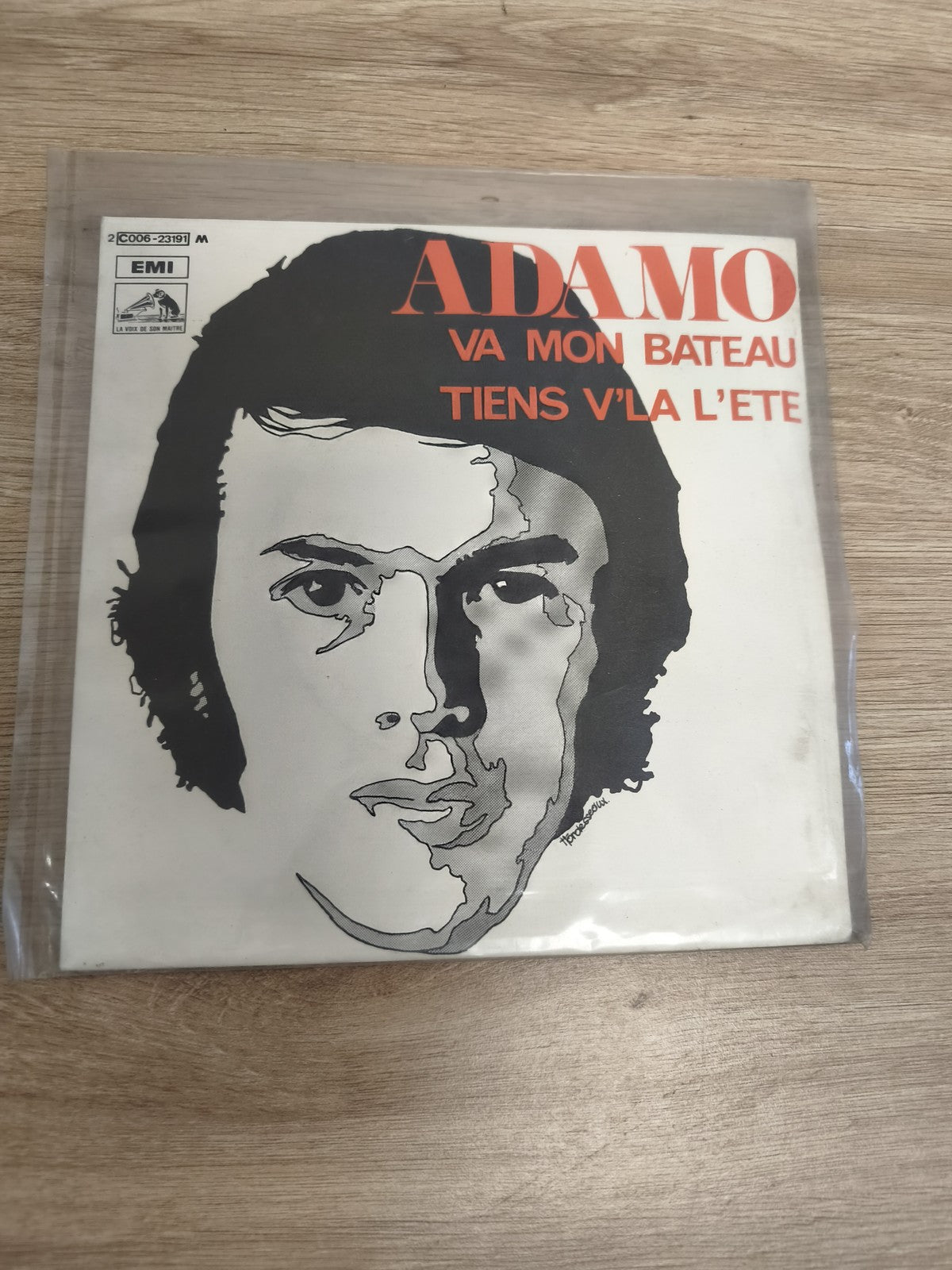 Vinyle 45 tours Adamo Va Mon Bateau / Tiens V'la l'Été pochette dessin EMI
