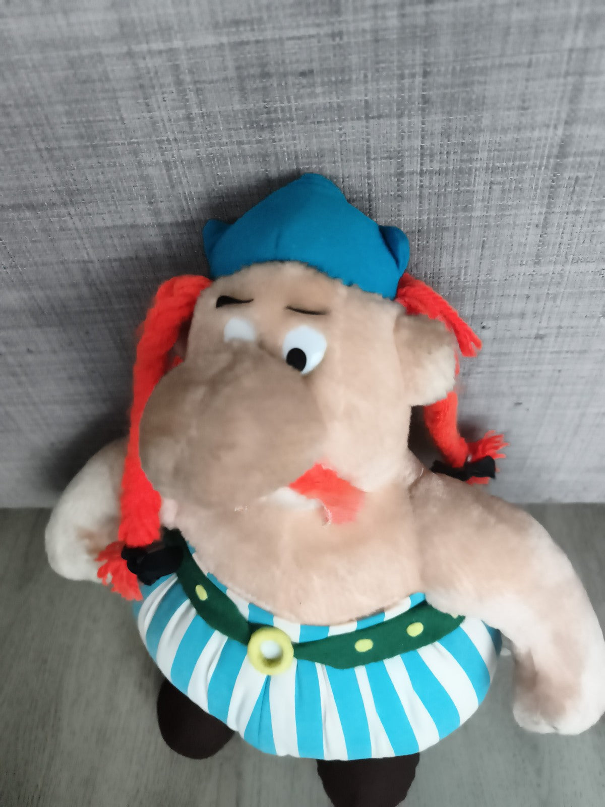 Peluche Obélix vintage Parc Astérix rayée bleu blanc bonnet bleu