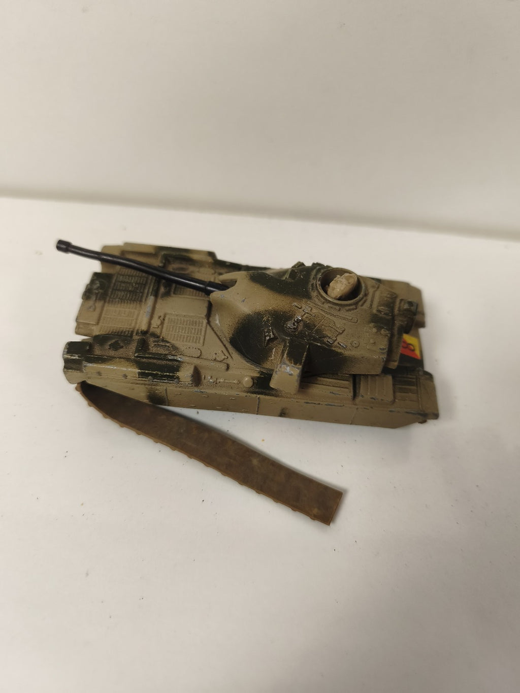 Vintage Matchbox Battle Kings Chieftain char miniature kaki usé collection