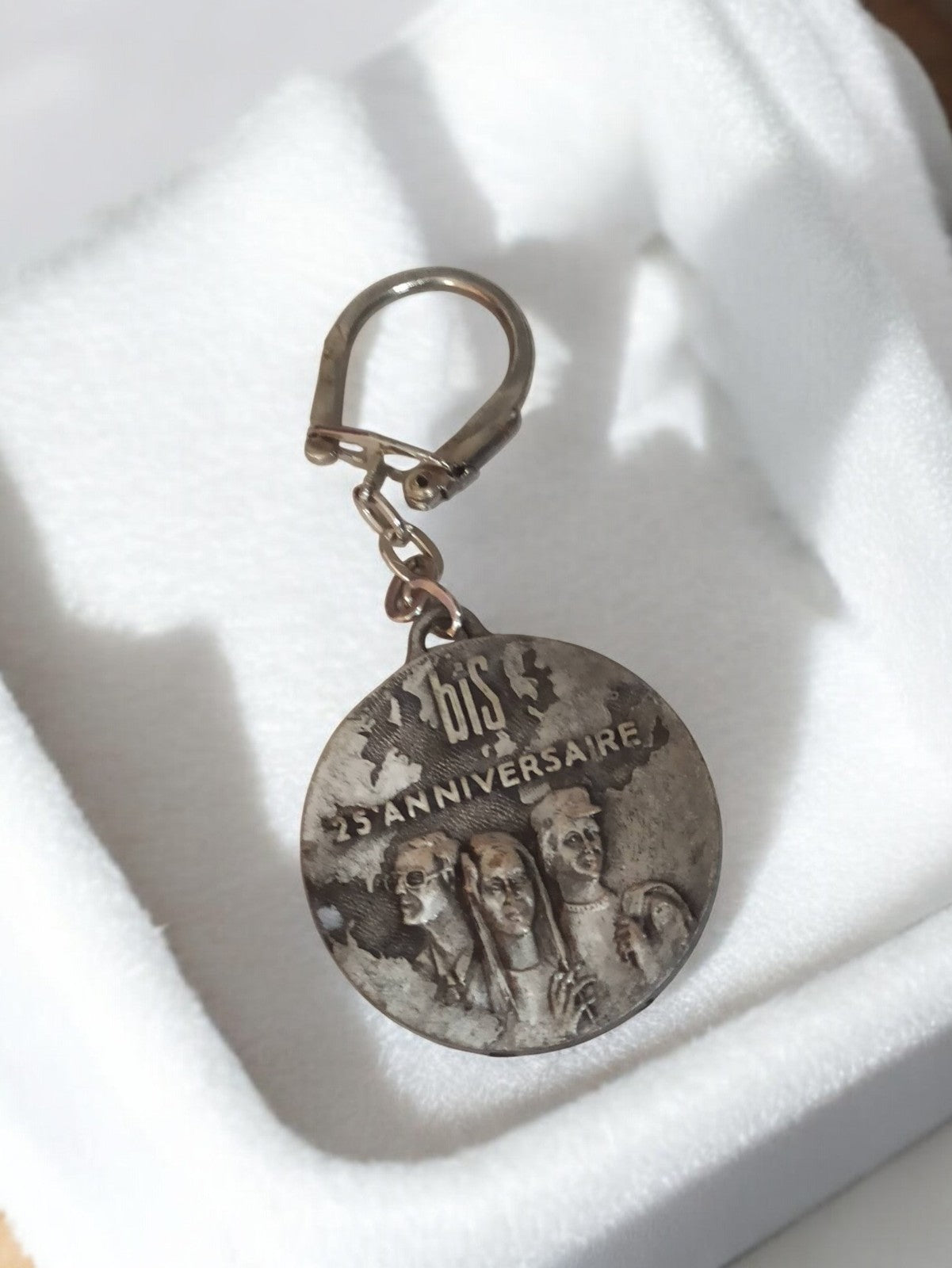 Porte-clés vintage Bis 25e anniversaire ancien publicitaire rétro métal gravé
