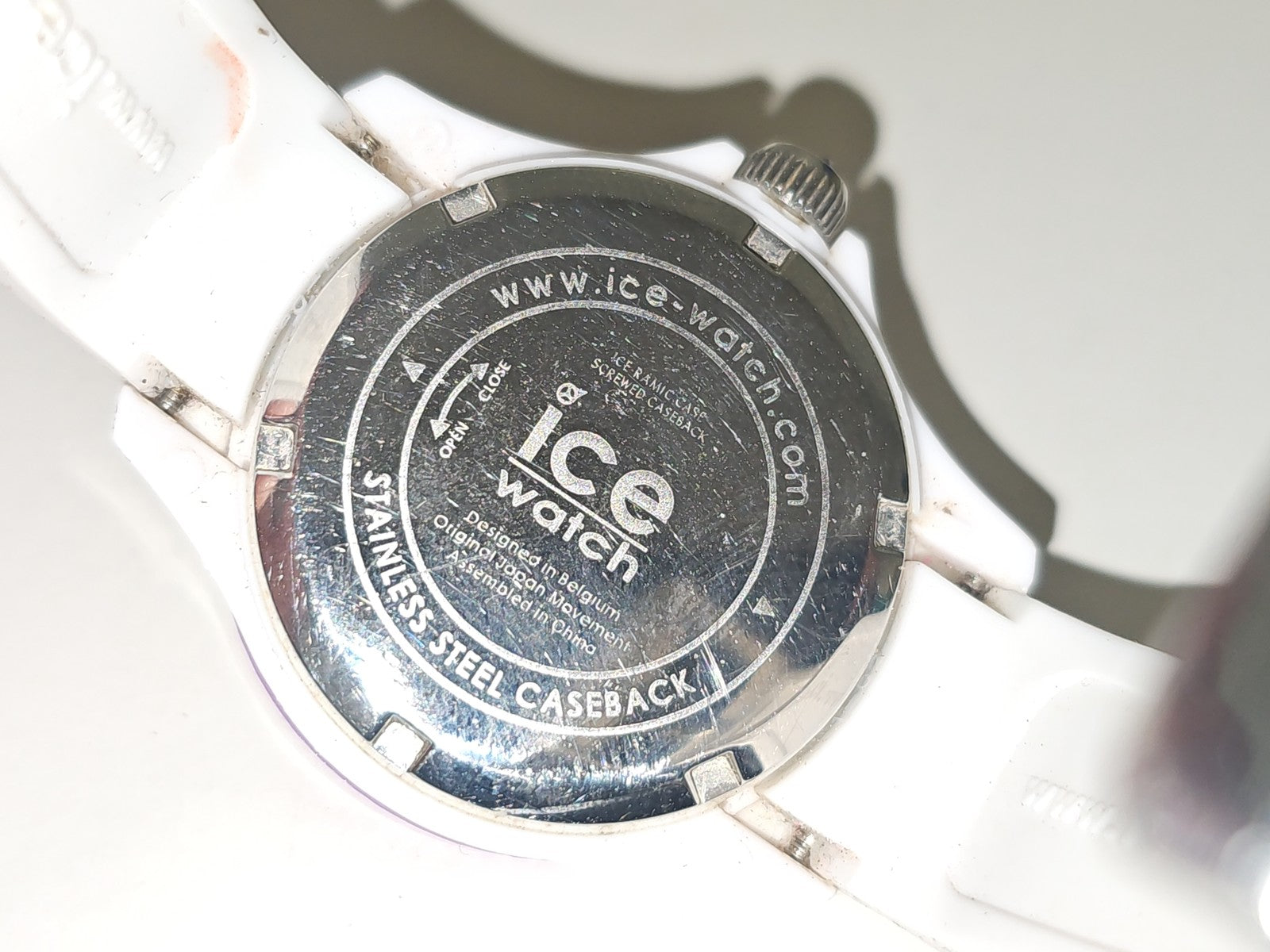 Montre femme Ice Watch Quartz d'occasion, bracelet original, fonctionne parfaite