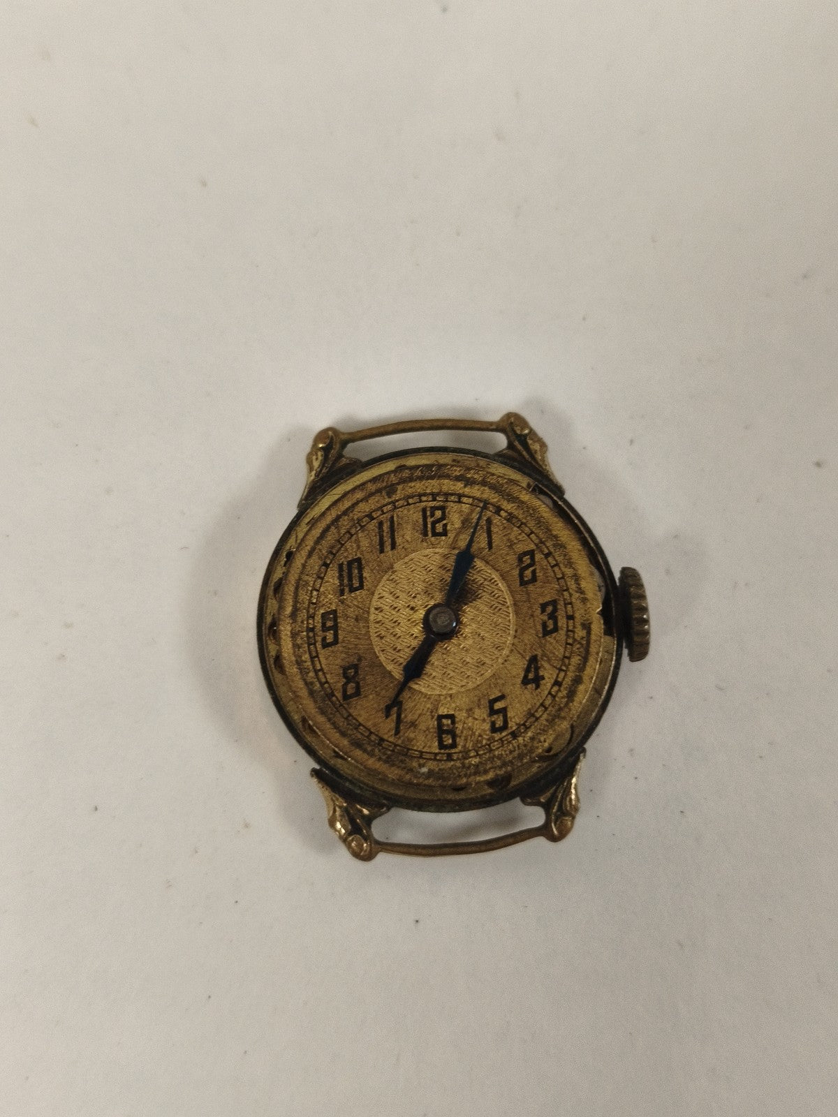 Ancienne montre à restaurer cadran doré vintage collection horlogerie déco