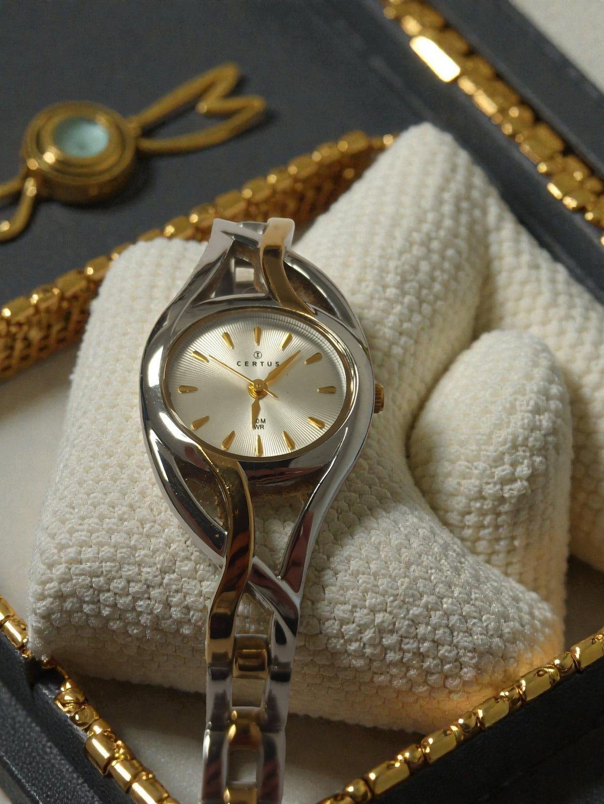 Montre femme Certus vintage bicolore bracelet acier doré rétro