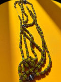 Collier perles fantaisie vintage multirangs vert ancien, gros maillons