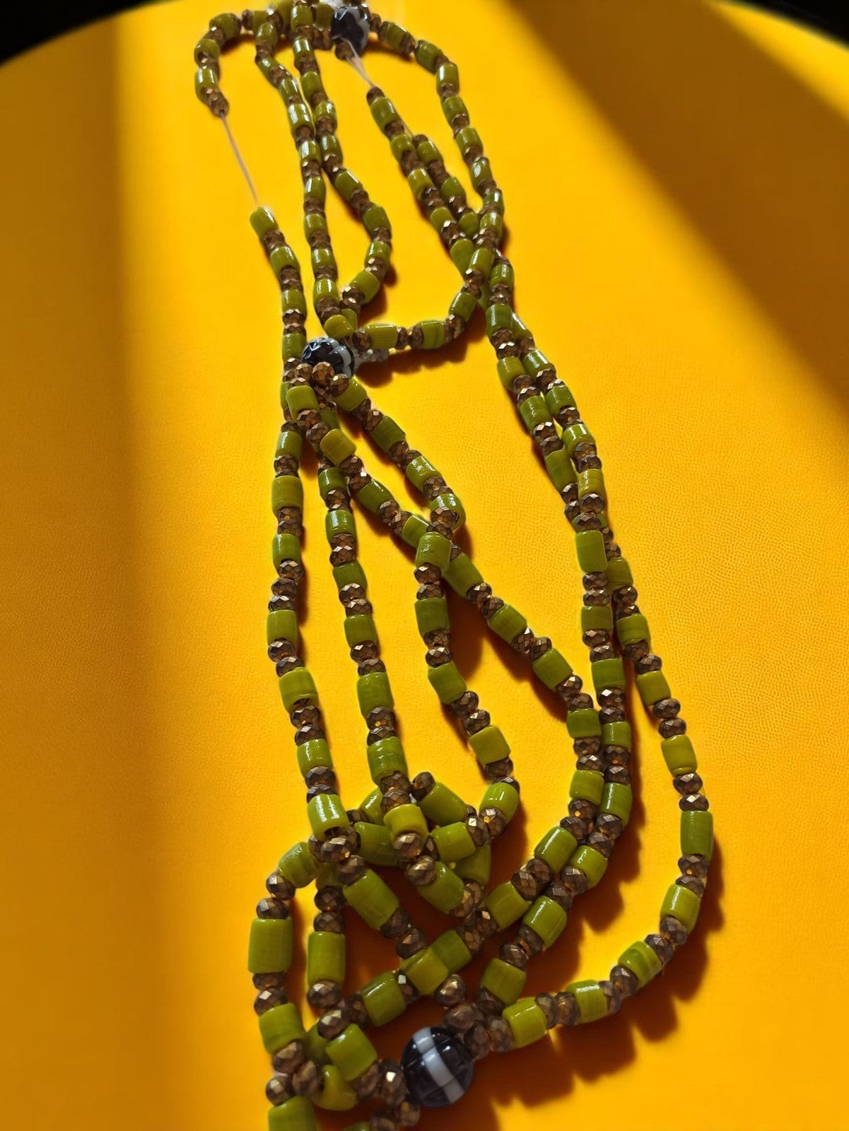 Collier perles fantaisie vintage multirangs vert ancien, gros maillons