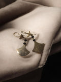 Paire boucles d’oreilles vintage rétro éventail, pendantes aspect doré gravé